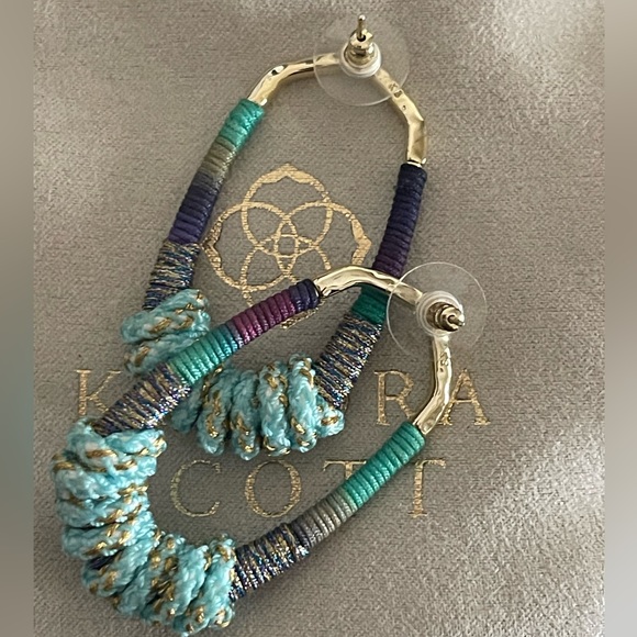 Kendra Scott Massie set: open frame earrings with bracelet - Picture 3 of 7